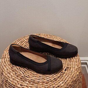 Clarks Women's Black and Brown Loafers